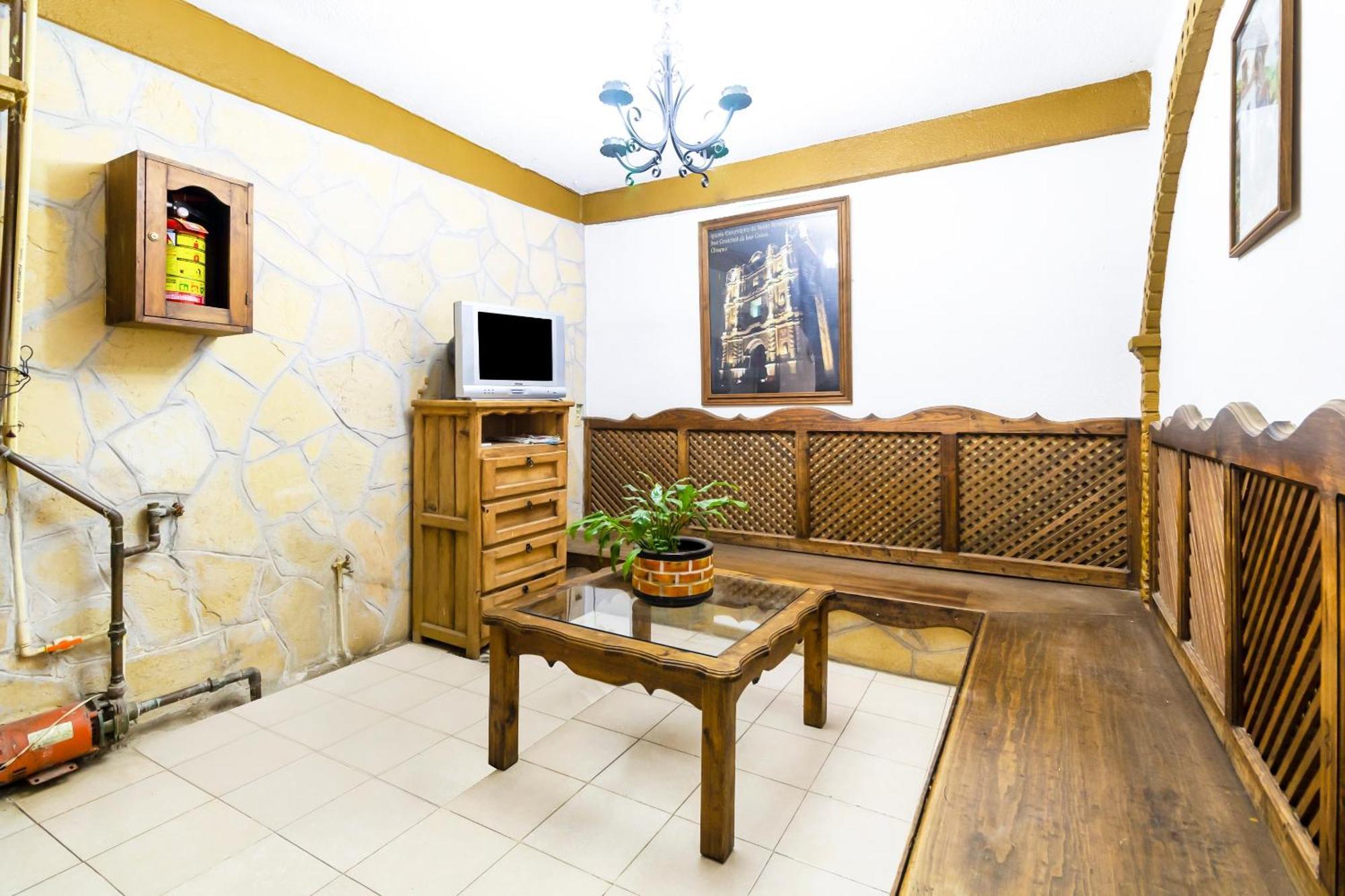 Oyo Hotel La Luna, Templo De Santo Domingo De Guzman San Cristóbal de Las Casas Eksteriør bilde