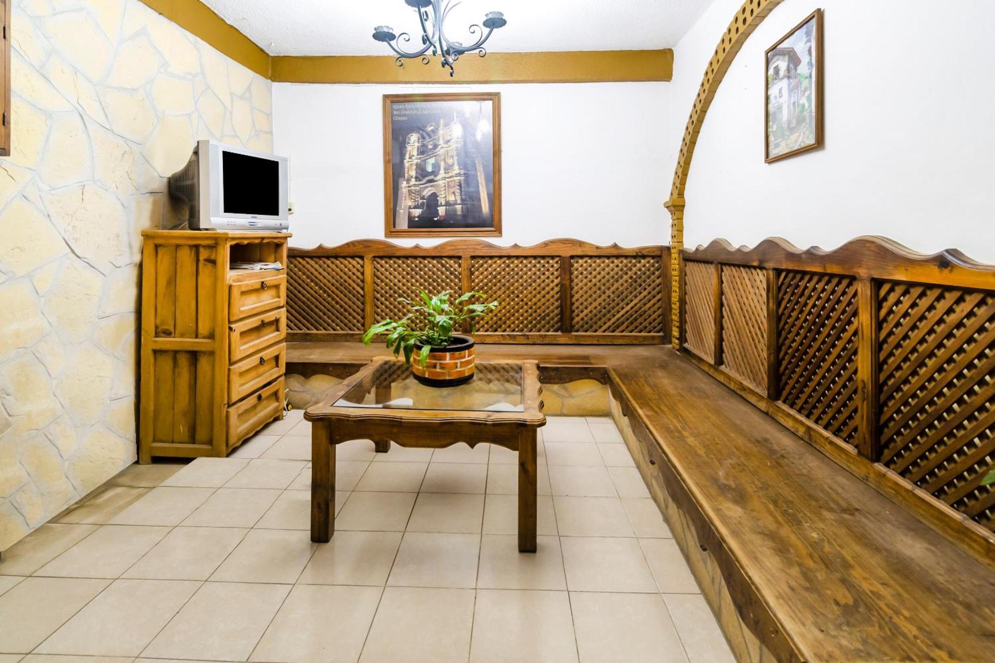Oyo Hotel La Luna, Templo De Santo Domingo De Guzman San Cristóbal de Las Casas Eksteriør bilde